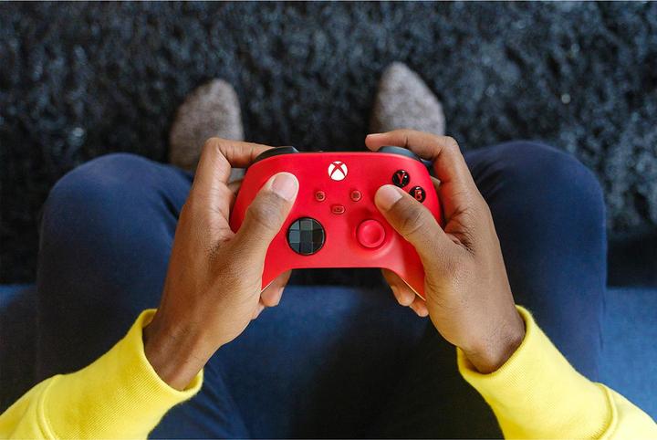 Actual product image Microsoft Xbox Wireless Controller - Pulse Red (PC, Xbox One X, Xbox Series X, Xbox One S, Xbox Series S)