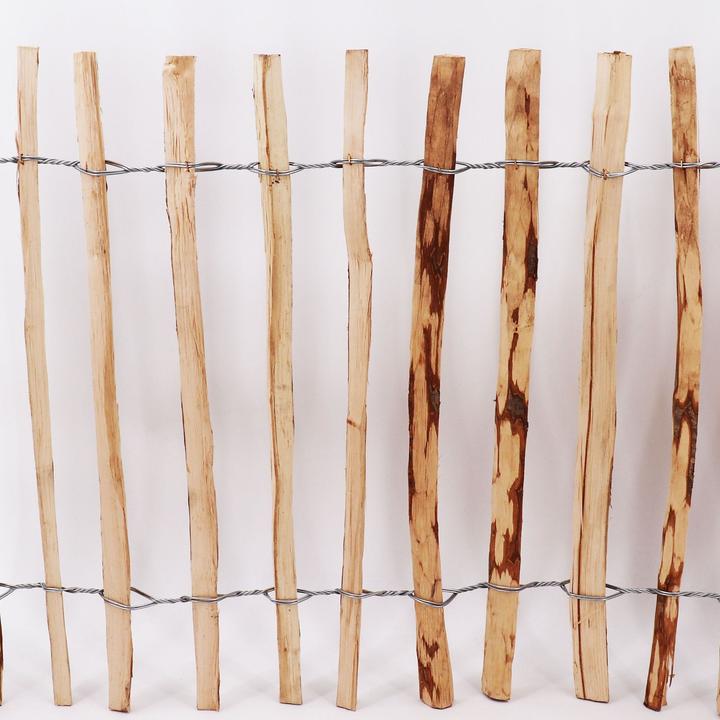 Actual product image Aquagart 25m Staketenzaun 80cm hoch Lattenabstand 4-6cm Gartenzaun Kastanienzaun aus Haselnuss Holzzaun