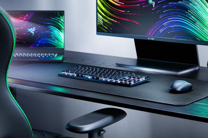 Actual product image Razer Deathstalker V2 Pro (DE, Wireless, Cable)