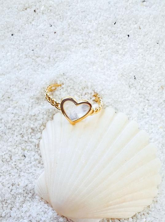 Actual product image Natsumi Schmuck Ring yellow gold 18K/750 with mother-of-pearl heart (50, 750/18 K Gold)