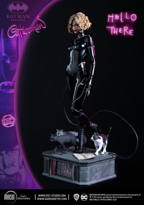 Actual product image Sideshow DC Comics diorama Batman & Catwoman 51 cm