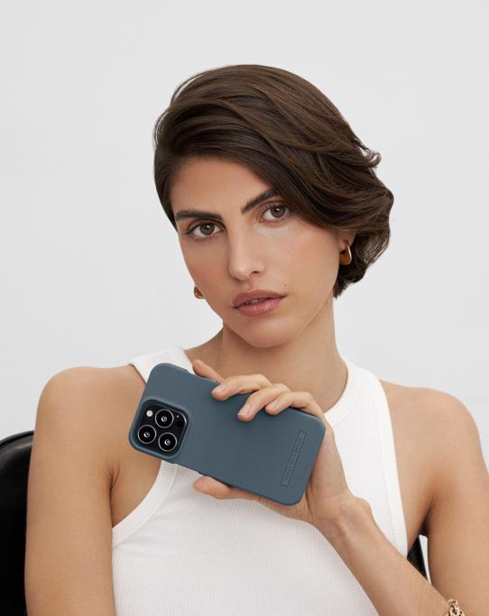 Actual product image iDeal Of Sweden Seamless Case (Apple iPhone 13)