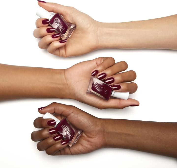 Actual product image Essie Gel Couture (370 Model Clicks, Colour paint)