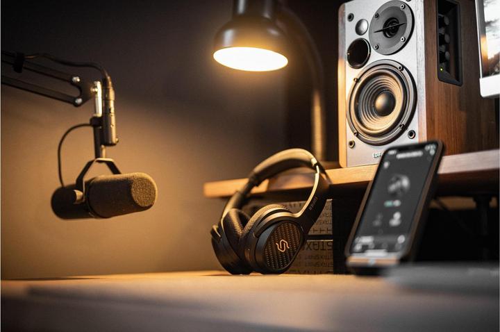 Produktbild Edifier STAX Spirit S3 (keine Geräuschunterdrückung, 80 h, Kabelgebunden, Kabellos)