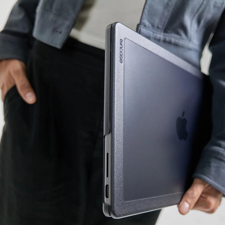 Immagine prodotto Incase Hard Shell Case (15.31", Apple)
