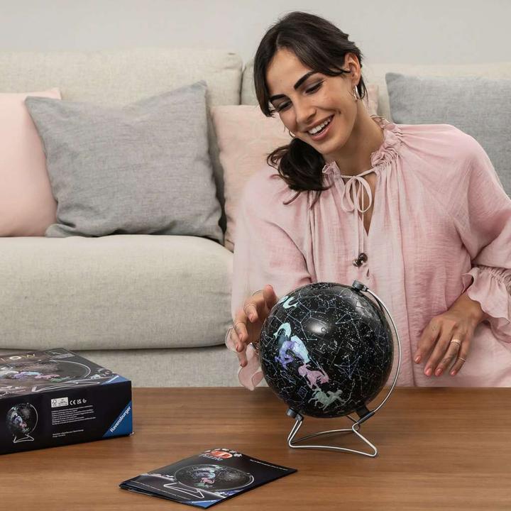 Actual product image Ravensburger Glow In The Dark Star Globe (180 pieces)