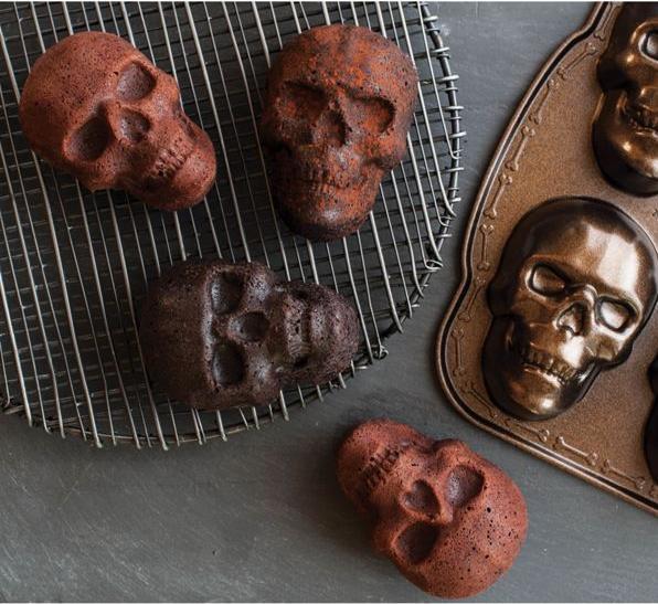 Actual product image Nordic Ware NordicWare Baking Pan Skull