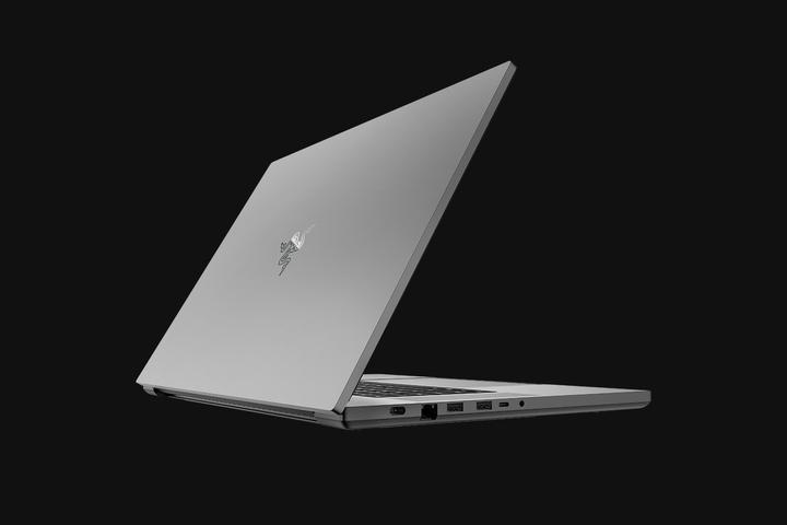 Produktbild Razer Blade 18 (18", Intel Core i9-13950HX, 32 GB, 1000 GB, DE)