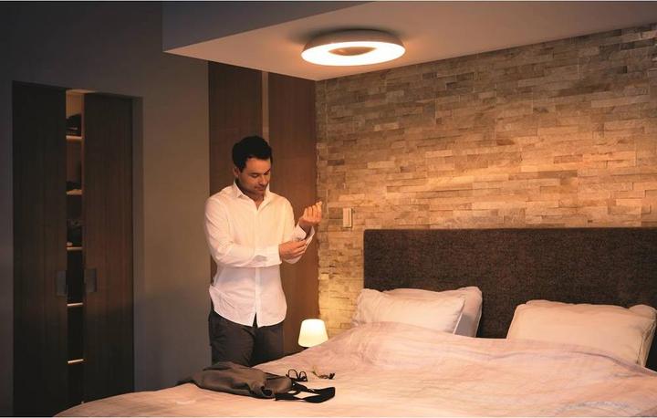Immagine prodotto Philips Hue Tonalità ancora base BT (2400 lm)