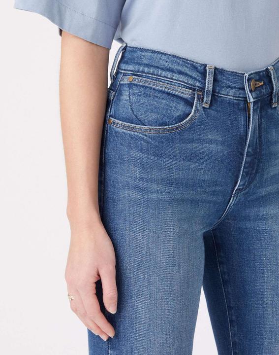 Actual product image Wrangler Straight (W30/L32)