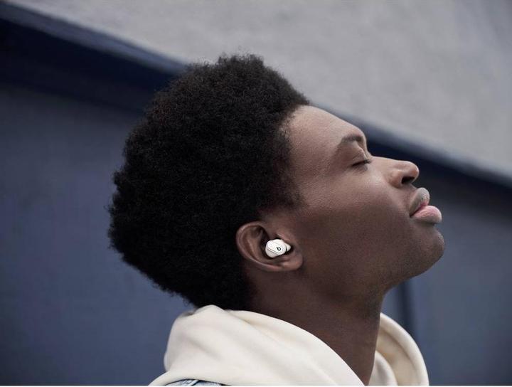 Image du produit Beats Studio Buds+ (ANC, 6 h, Sans fil)