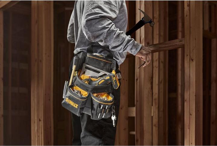 Actual product image DeWalt DWST 40201-1 PRO Craftsman belt with 13 pockets 132 x 11 x 40 cm
