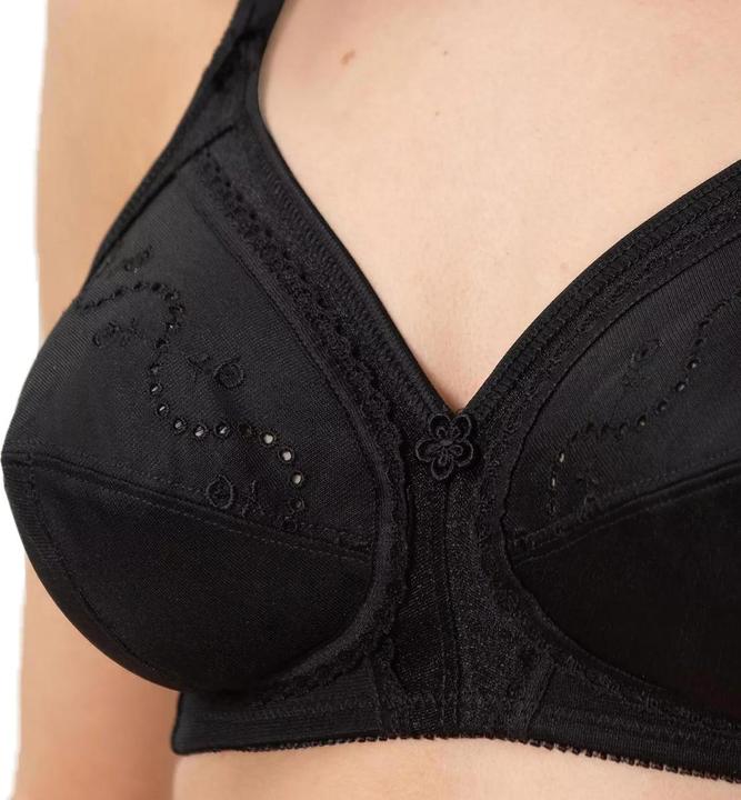 Actual product image Triumph Doreen + Cotton 01 N (100 E, Single pack)