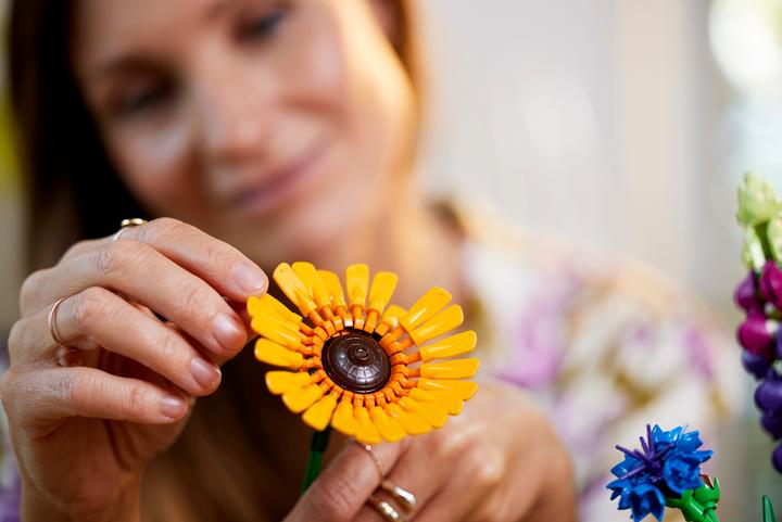 Actual product image LEGO Wildflower Bouquet (10313, LEGO Icons, LEGO Botanical)