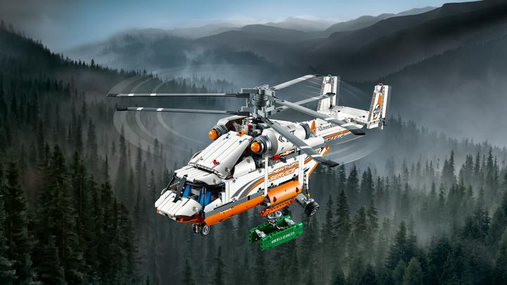 Actual product image LEGO Technic Heavy Lift Helicopter (42052, LEGO Technic)