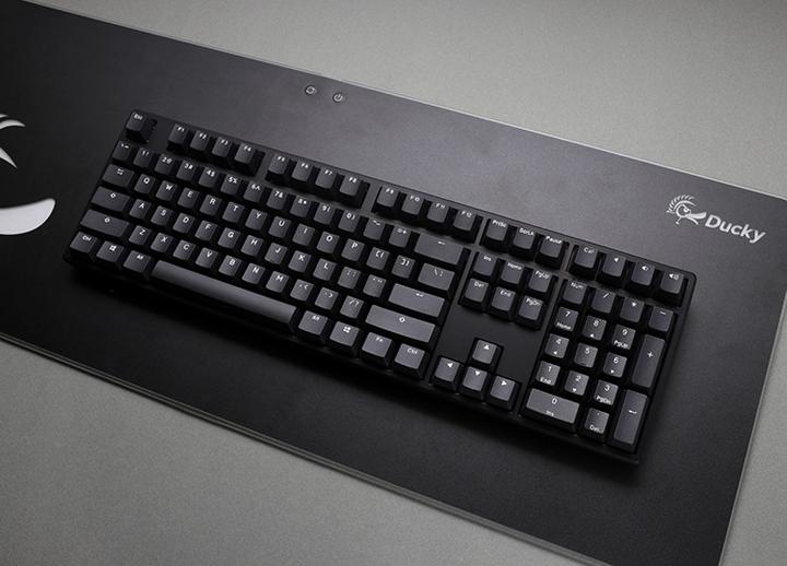 Actual product image Ducky Origin Gaming Keyboard, Cherry MX-Brown (US) (US, Cable)
