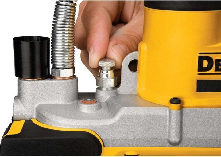 Immagine prodotto DeWalt Ingrassatore a batteria 18V XR DCGG571NTXJ