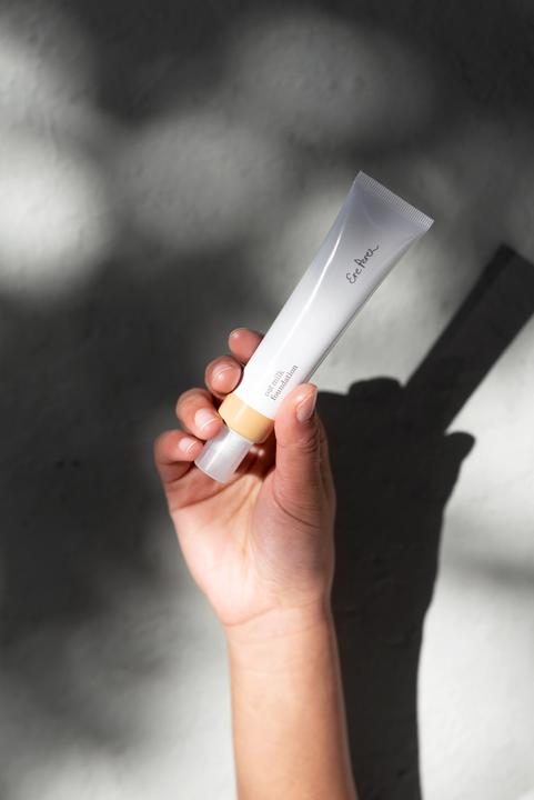Actual product image Ere Perez Oat Milk Foundation (Caramel: medium golden)