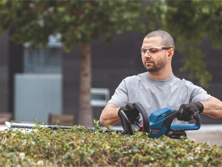 Actual product image Bosch Professional Bosch GHE 18V-50 Professional Akku Heckenschere 18 V 50 cm Brushless + 2x Akku 5,0 Ah + Ladegerät (Cordless hedgecutters)