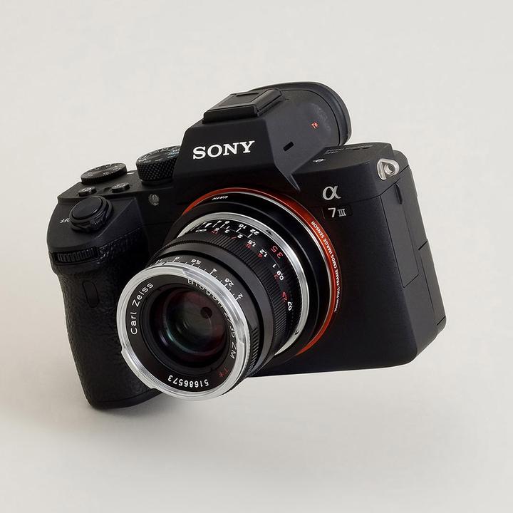 Produktbild Urth Lens Mount Adapter: Compatible with Leica M Lens to Sony E Camera Body
