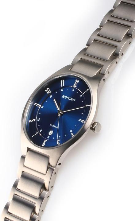 Actual product image Bering Titanium (Analogue wristwatch, 39 mm)