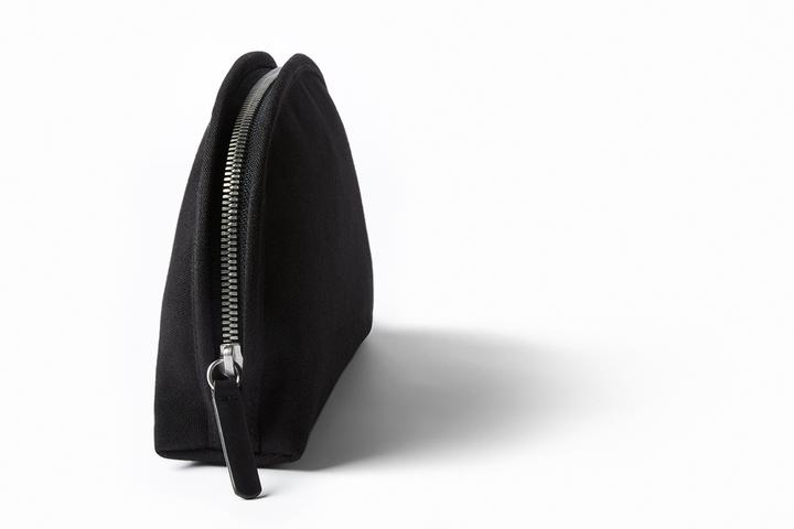 Actual product image Bellroy Classic Pouch (Case, Protective sheath)