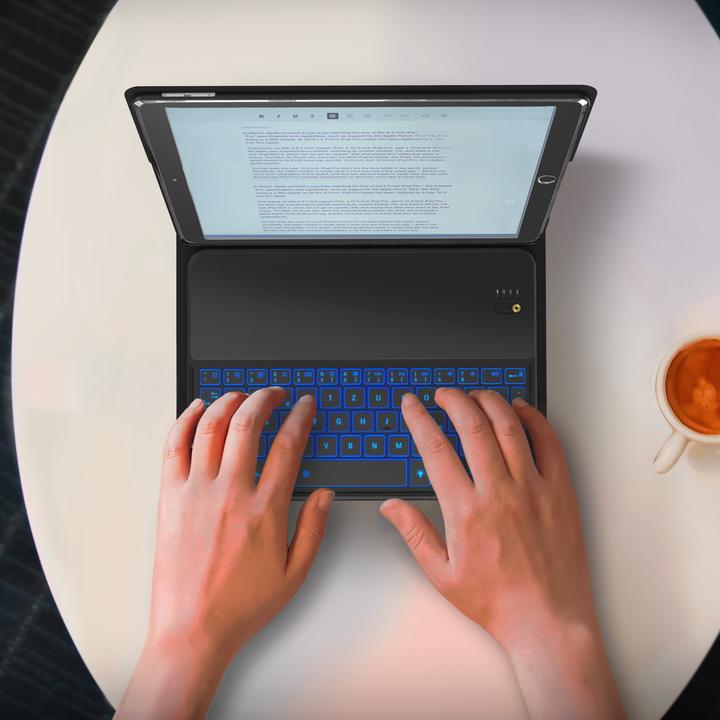 Produktbild Aplic Tablet Tastatur, Kunstledercase für iPad Pro 10,5", Bluetooth Keyboard mit Apple Layout (DE, iPad Pro 10.5)