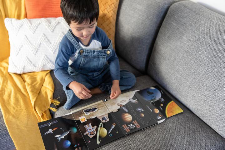 Actual product image Selecta Spielzeug Magna Carry – Space Explorer Magnetbuch