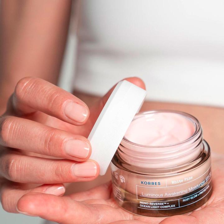 Actual product image Korres White Pine Revitalising Moisturiser for Radiant Skin SPF20 (40 ml, Day cream, SPF 20)