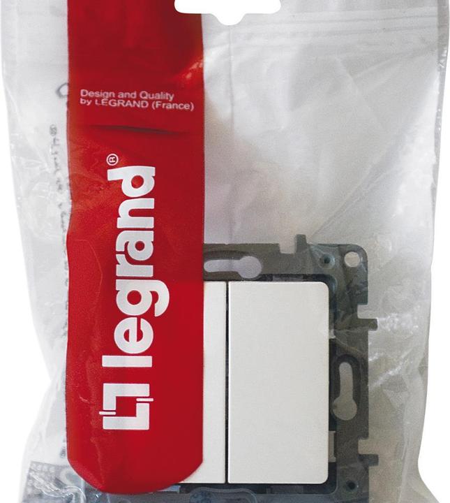 Actual product image Legrand Niloe double-throw switch 664702 10AX with plug-in terminals without spreader claw