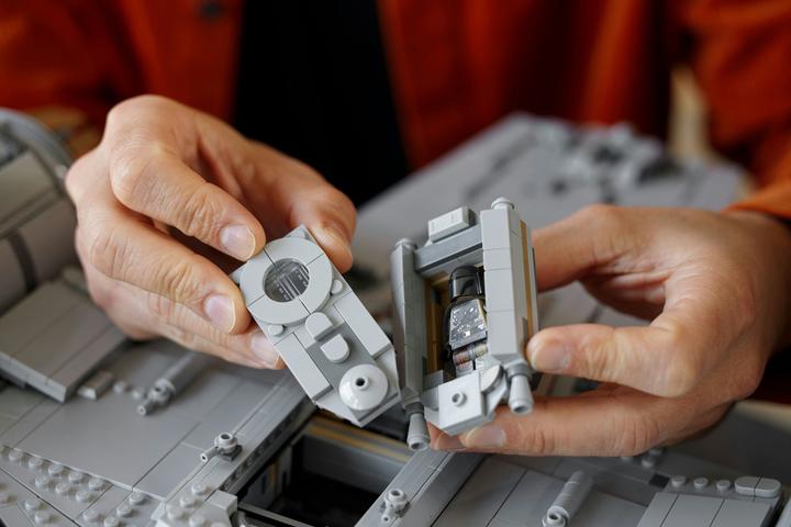 Actual product image LEGO The Razor Crest (75331, LEGO Rare Sets)