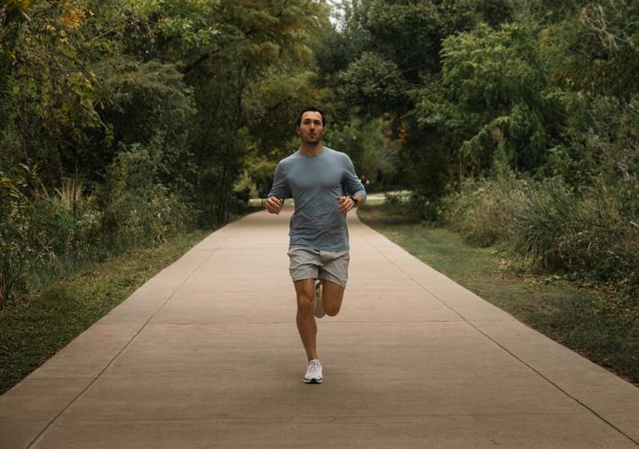Produktbild Garmin Forerunner 165 (43 mm)