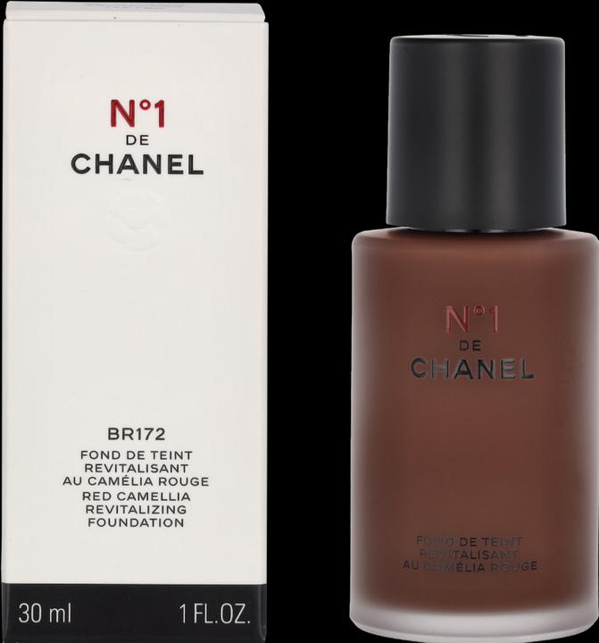 Produktbild Chanel Revitalisierende Foundation Verleiht Leuchtkraft - Spendet Feuchtigkeit - Schützt 30ml (Braun)