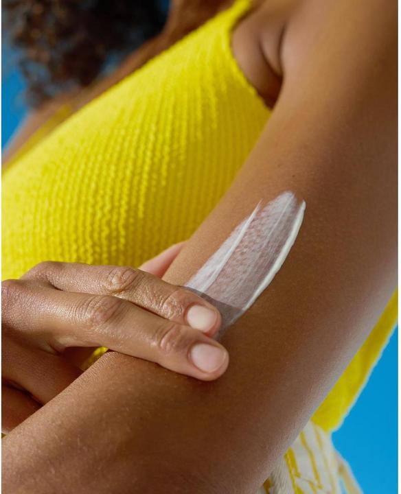 Productafbeelding NIVEA Zonnebrandspray Bescherming & Verzorging SPF 50+, 200 ml (Zonnebrandspray, SPF 50+, 200 ml, 246 g)