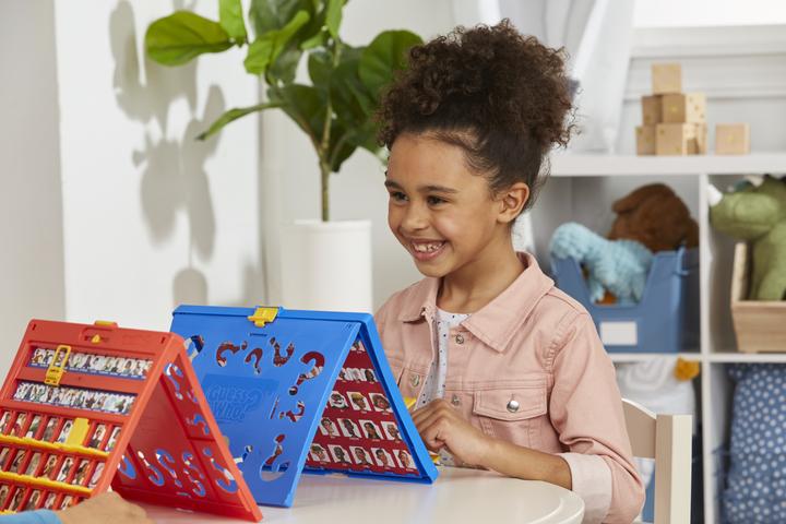 Actual product image Hasbro Gaming Who is it?? (German)
