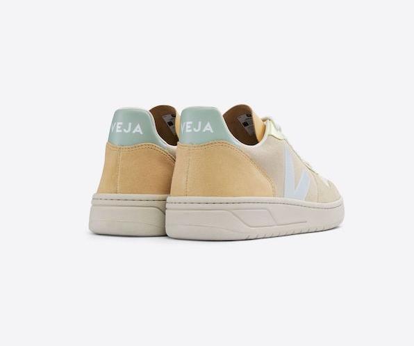 Actual product image Veja V-10 (37)