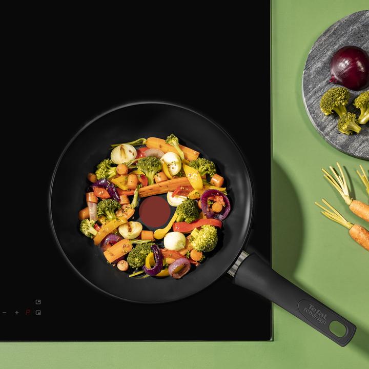 Immagine prodotto Tefal Padella Wok Padella Renew Black On 28 cm (28 cm, Wok, Alluminio, Ceramica)