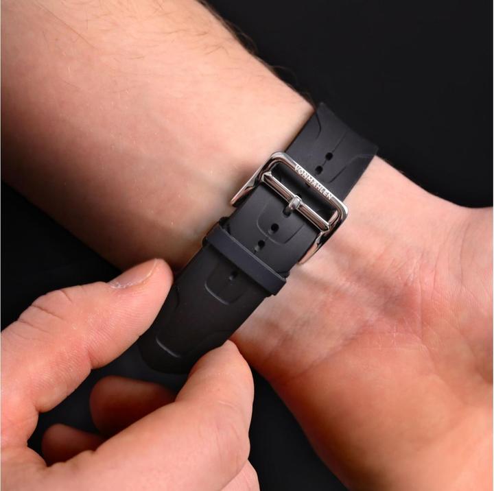 Actual product image Vonmählen Armband A. R. Exclusive Apple Watch 38/40/41 mm Schwarz (Silicone)