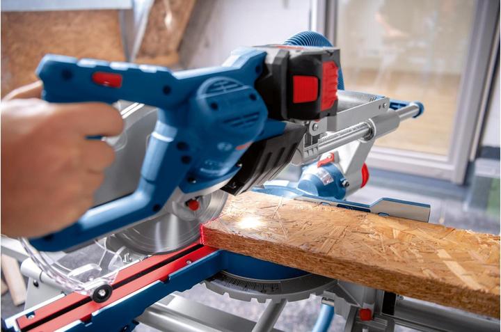 Productafbeelding Bosch Professional BOSCH Click+Go GCM 18V-216 D BITURBO: pendule met ophanging.