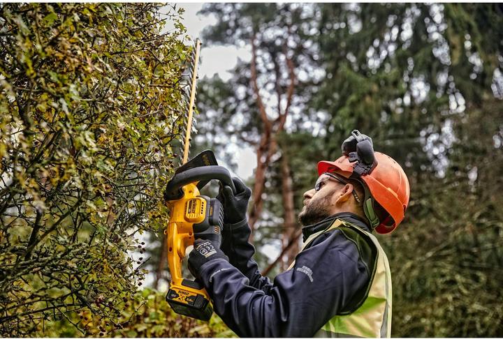Actual product image DeWalt DCMHT563N (Cordless hedgecutters)