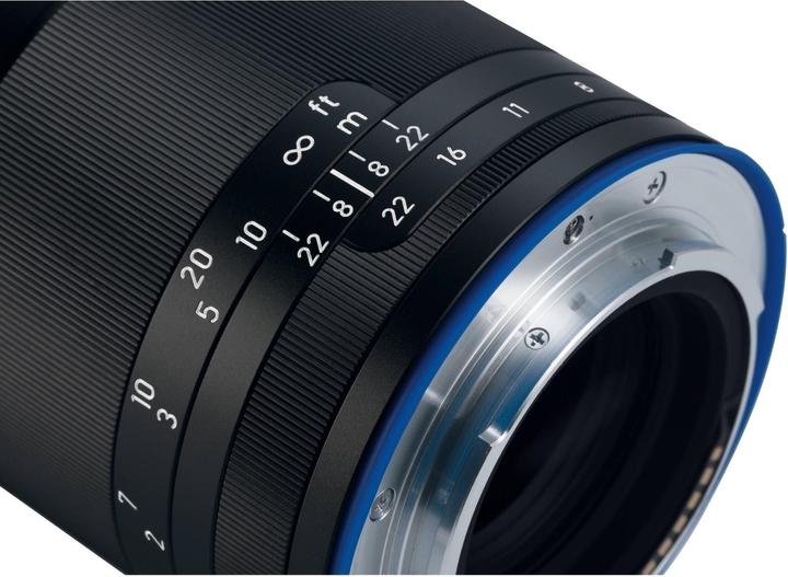 Actual product image Zeiss Loxia 85mm f/2.4 (Sony E, full size)