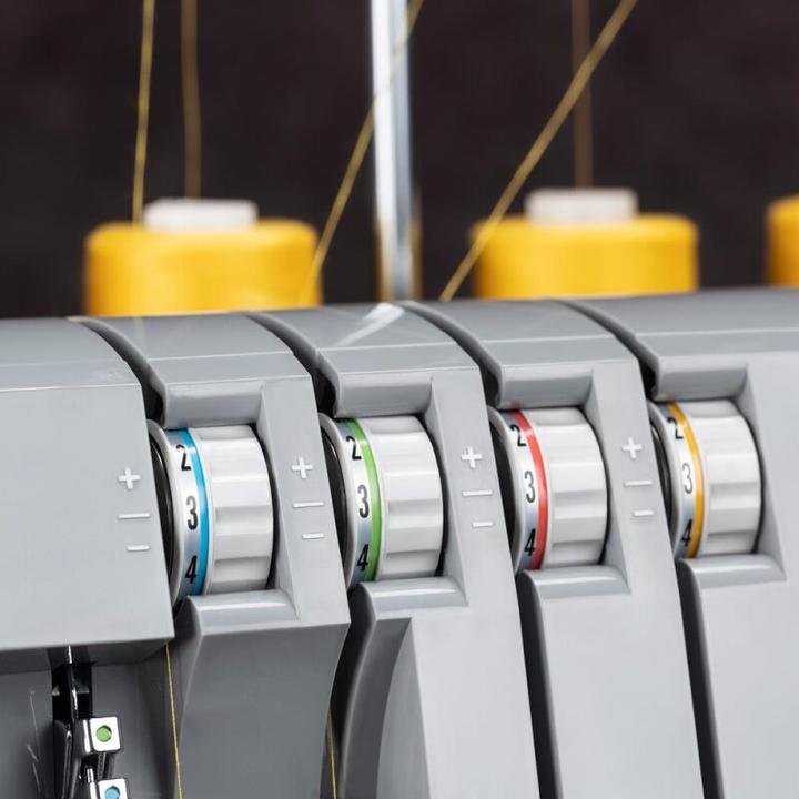 Actual product image Singer Overlock HD0405S szary