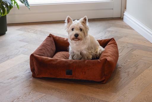 Designed by Lotte Yndis (Hund)