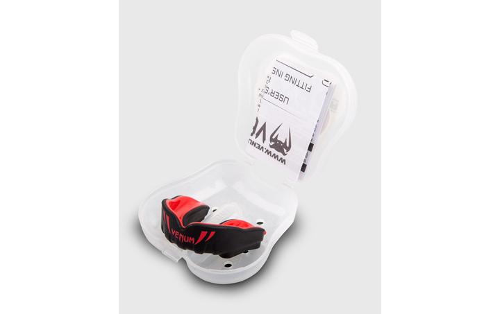 Actual product image Venum Challenger Kids Mouthguard Black/Red (One size)