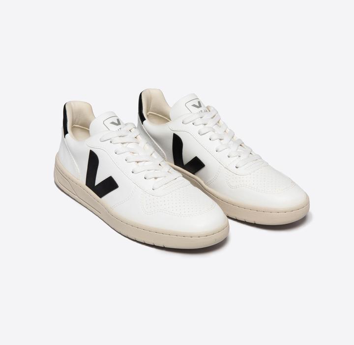 Actual product image Veja V-10 (44)