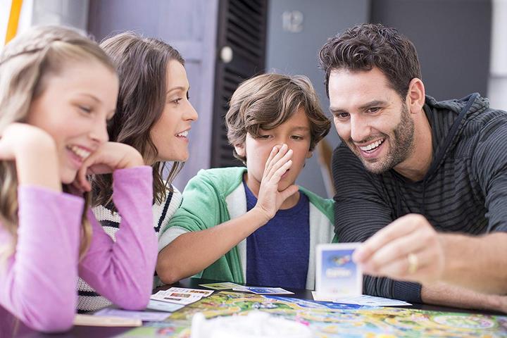 Actual product image Hasbro Game of life (German)
