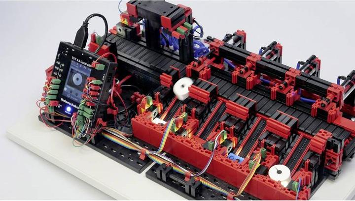 Immagine prodotto Fischertechnik Garanzia di qualità con modello di simulazione AI Dispositivo finito 9 V