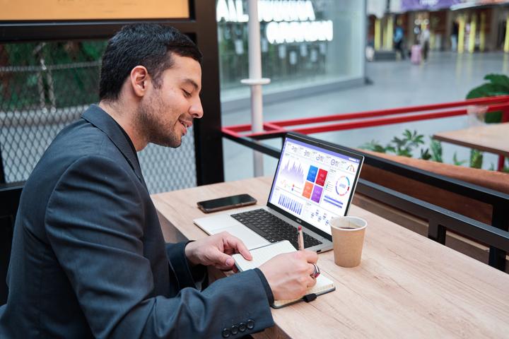 Produktbild ASUS Vivobook 14 X1407QA-LY043W - Copilot+ Laptop - 14 inch (90NB1603-M003K0) (14", Snapdragon X Plus X1P-26-100, 16 GB, 512 GB, Eng. Int.)