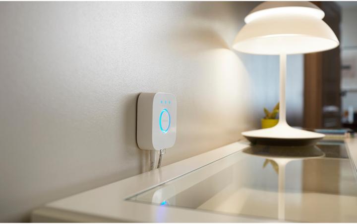 Produktbild Philips Hue White & Color Ambiance BT Starter-Set (E27, 9 W, 1100 lm, 3 x, F)