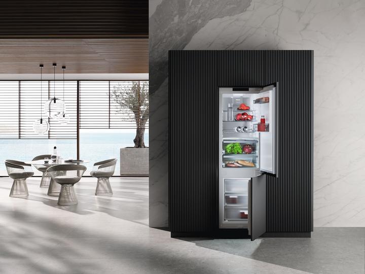 Actual product image Miele Fridge/freezer combination KFN 7744 C 125 Gala Ed (244 l)